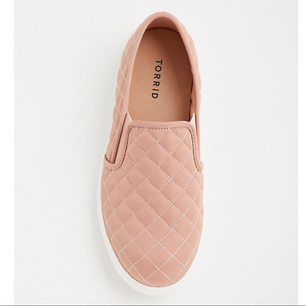 ✨SOLD✨Torrid Blush Quilted Slip On Sneaker 9.5 - Picture 4 of 4